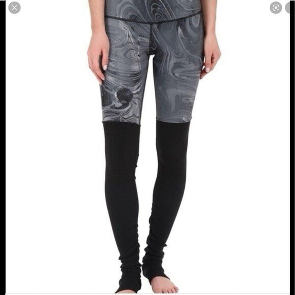 ALO Yoga Goddess Leggings XS Black Grey Marble Swirl Ribbed Ruched Leg Warmers